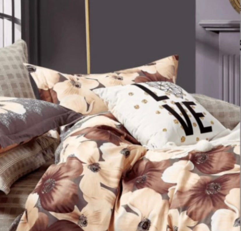 Zahra Duvet Cover